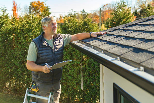 Professional Metal Roofing technician working in Pheba, MS